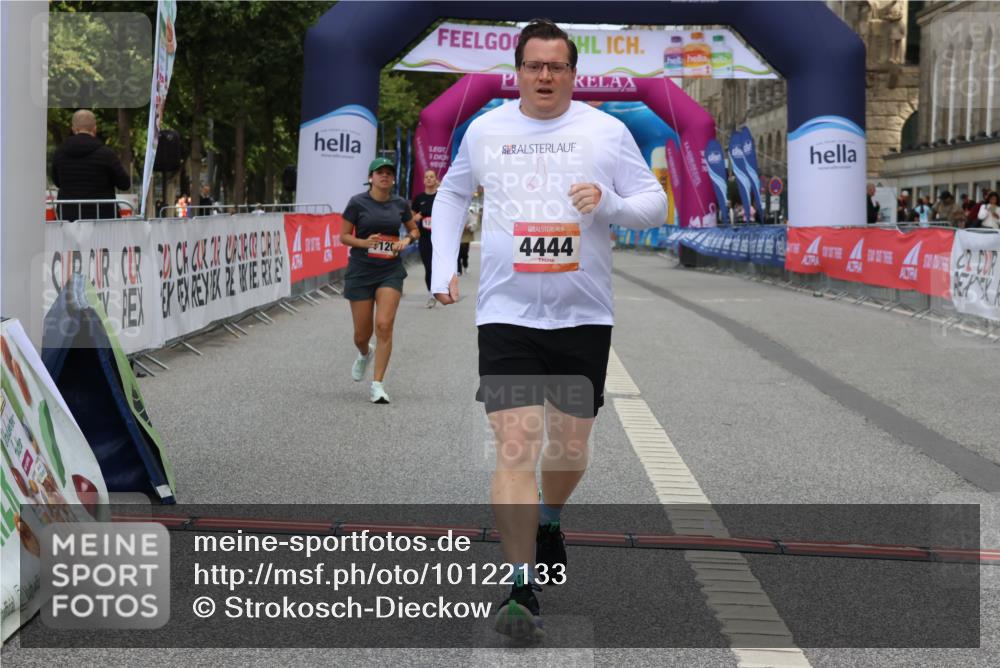 06.09.2026 - CURREX Alsterlauf Strokosch-Dieckow http://msf.ph/oto/10122133 06.09.2026 12:06:10 Ziel 1120, 1205, 1206, 4444 meine-sportfotos.de