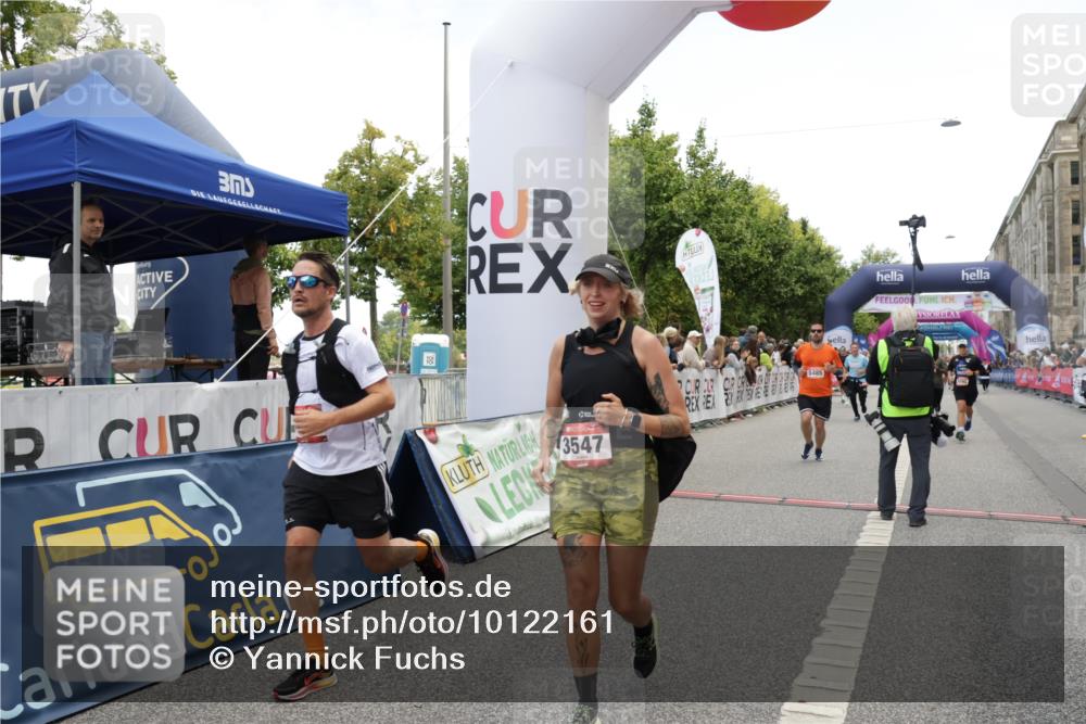 06.09.2026 - CURREX Alsterlauf Yannick Fuchs http://msf.ph/oto/10122161 06.09.2026 10:02:06 Ziel 2113, 2775, 3090, 3547, 3585, 3883, 4097, 4127, 4734, 5013, 5265, 5466, 5485, 5769, 6208, 8175 meine-sportfotos.de