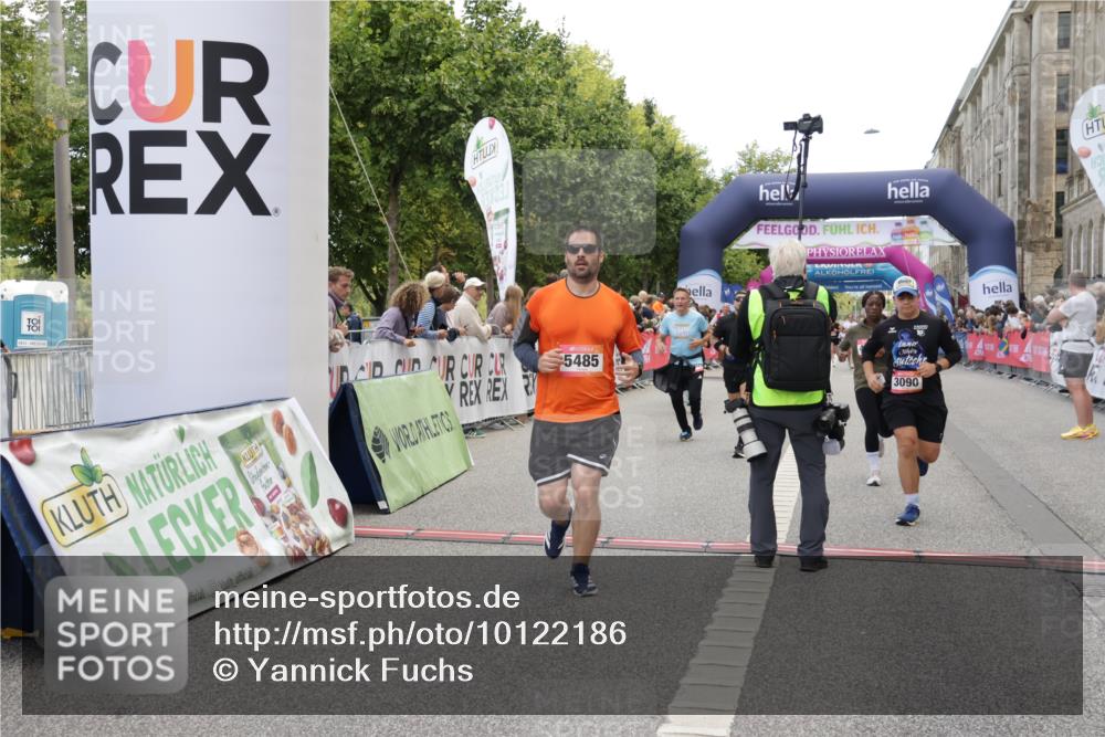 06.09.2026 - CURREX Alsterlauf Yannick Fuchs http://msf.ph/oto/10122186 06.09.2026 10:02:08 Ziel 2113, 2513, 2775, 3090, 3547, 3585, 3800, 3883, 4097, 4734, 5013, 5466, 5485, 5728, 5769, 6208, 8175 meine-sportfotos.de
