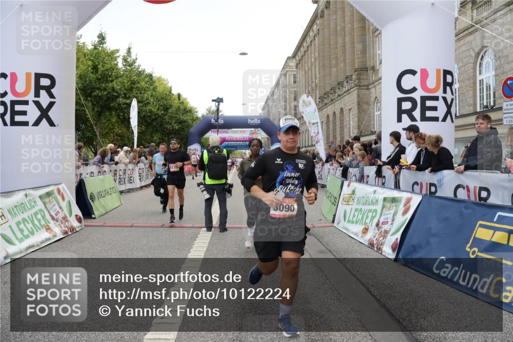 06.09.2026 - CURREX Alsterlauf Yannick Fuchs http://msf.ph/oto/10122224 06.09.2026 10:02:09 Ziel 2113, 2513, 2775, 3090, 3547, 3728, 3800, 3883, 4097, 4734, 5013, 5466, 5485, 5728, 8175 meine-sportfotos.de