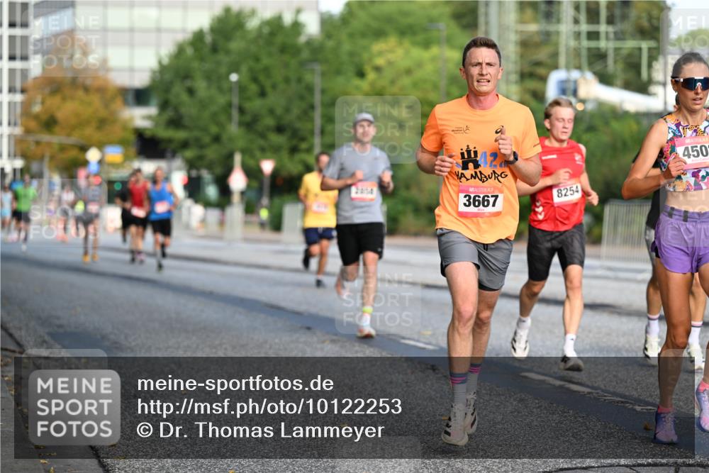 06.09.2026 - CURREX Alsterlauf Dr. Thomas Lammeyer http://msf.ph/oto/10122253 06.09.2026 09:37:20 Laufen 2454, 3667, 8254, 450 meine-sportfotos.de