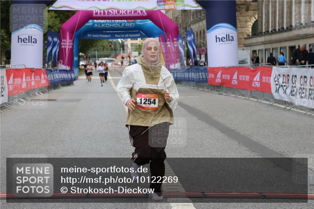 06.09.2026 - CURREX Alsterlauf Strokosch-Dieckow http://msf.ph/oto/10122269 06.09.2026 12:06:22 Ziel 1200, 1215, 1254, 1266 meine-sportfotos.de