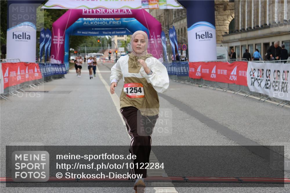 06.09.2026 - CURREX Alsterlauf Strokosch-Dieckow http://msf.ph/oto/10122284 06.09.2026 12:06:22 Ziel 1200, 1215, 1254, 1266 meine-sportfotos.de