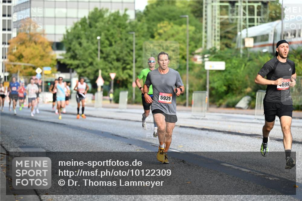 06.09.2026 - CURREX Alsterlauf Dr. Thomas Lammeyer http://msf.ph/oto/10122309 06.09.2026 09:37:29 Laufen 5925, 699 meine-sportfotos.de