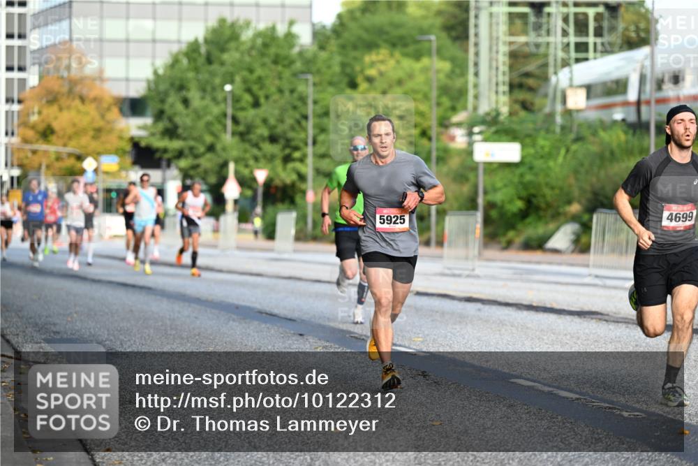 06.09.2026 - CURREX Alsterlauf Dr. Thomas Lammeyer http://msf.ph/oto/10122312 06.09.2026 09:37:29 Laufen 5925, 4699 meine-sportfotos.de