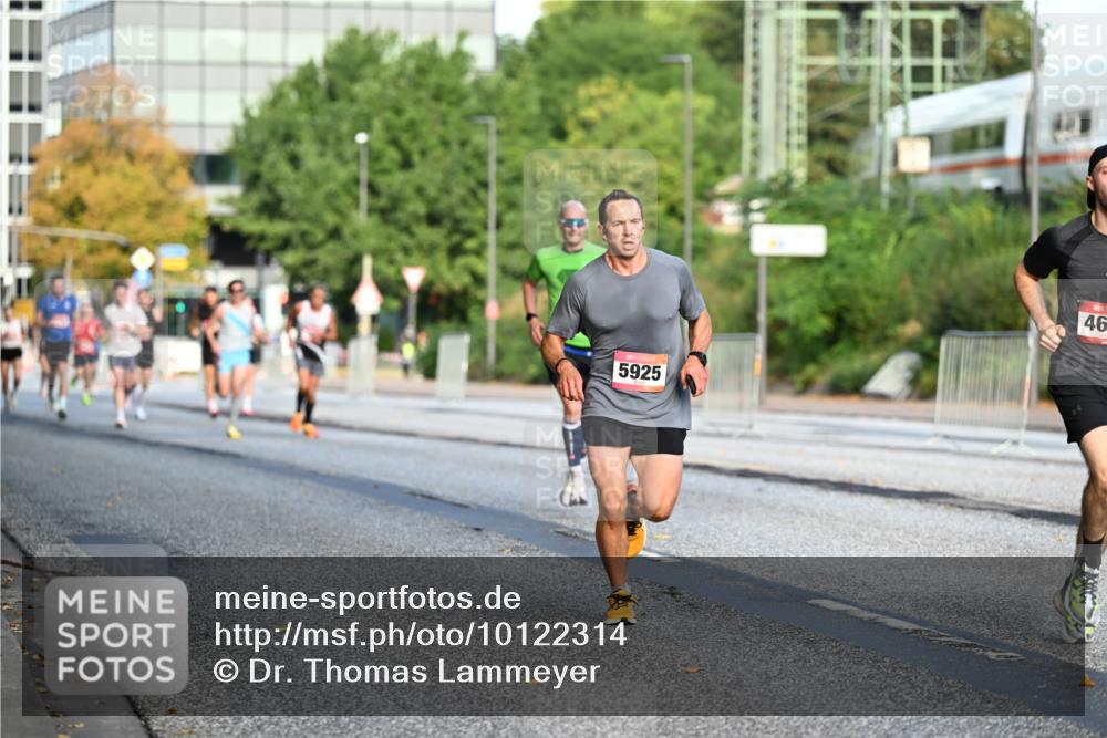 06.09.2026 - CURREX Alsterlauf Dr. Thomas Lammeyer http://msf.ph/oto/10122314 06.09.2026 09:37:30 Laufen 5925, 46 meine-sportfotos.de