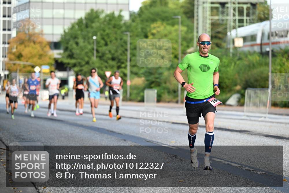 06.09.2026 - CURREX Alsterlauf Dr. Thomas Lammeyer http://msf.ph/oto/10122327 06.09.2026 09:37:32 Laufen 39 meine-sportfotos.de