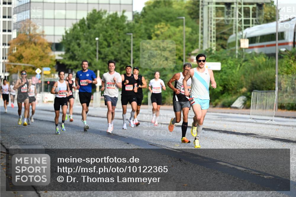 06.09.2026 - CURREX Alsterlauf Dr. Thomas Lammeyer http://msf.ph/oto/10122365 06.09.2026 09:37:36 Laufen 5302, 2831, 5150, 2211, 5322, 00 meine-sportfotos.de