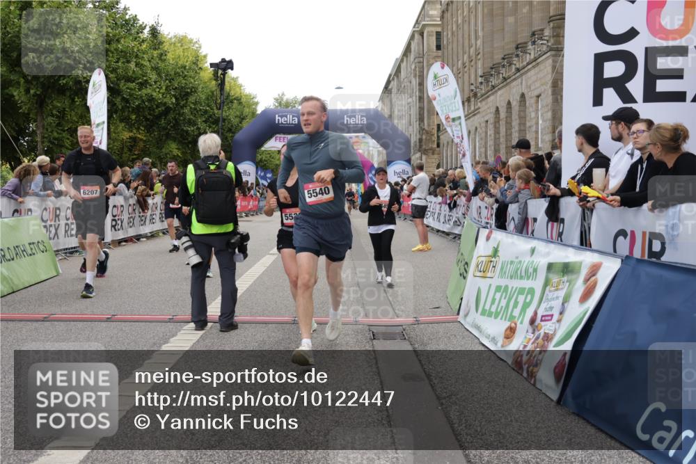 06.09.2026 - CURREX Alsterlauf Yannick Fuchs http://msf.ph/oto/10122447 06.09.2026 10:02:18 Ziel 2147, 2389, 2513, 2700, 3613, 3728, 3800, 4363, 4459, 4817, 4872, 5079, 5109, 5328, 5539, 5540, 5728, 5772, 5893, 6207, 6383 meine-sportfotos.de