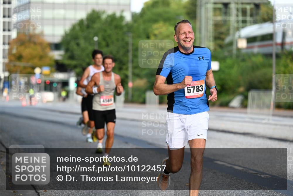 06.09.2026 - CURREX Alsterlauf Dr. Thomas Lammeyer http://msf.ph/oto/10122457 06.09.2026 09:37:46 Laufen 5783 meine-sportfotos.de