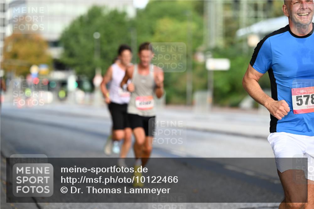06.09.2026 - CURREX Alsterlauf Dr. Thomas Lammeyer http://msf.ph/oto/10122466 06.09.2026 09:37:47 Laufen 578 meine-sportfotos.de
