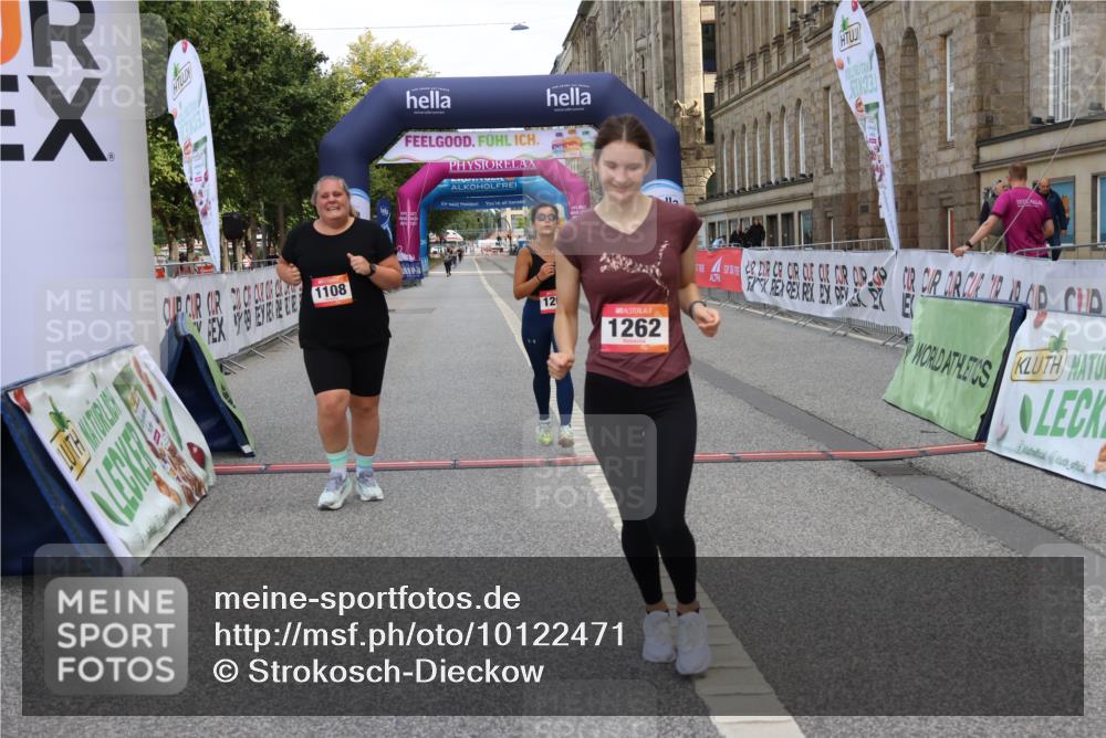 06.09.2026 - CURREX Alsterlauf Strokosch-Dieckow http://msf.ph/oto/10122471 06.09.2026 12:06:52 Ziel 1108, 1261, 1262 meine-sportfotos.de