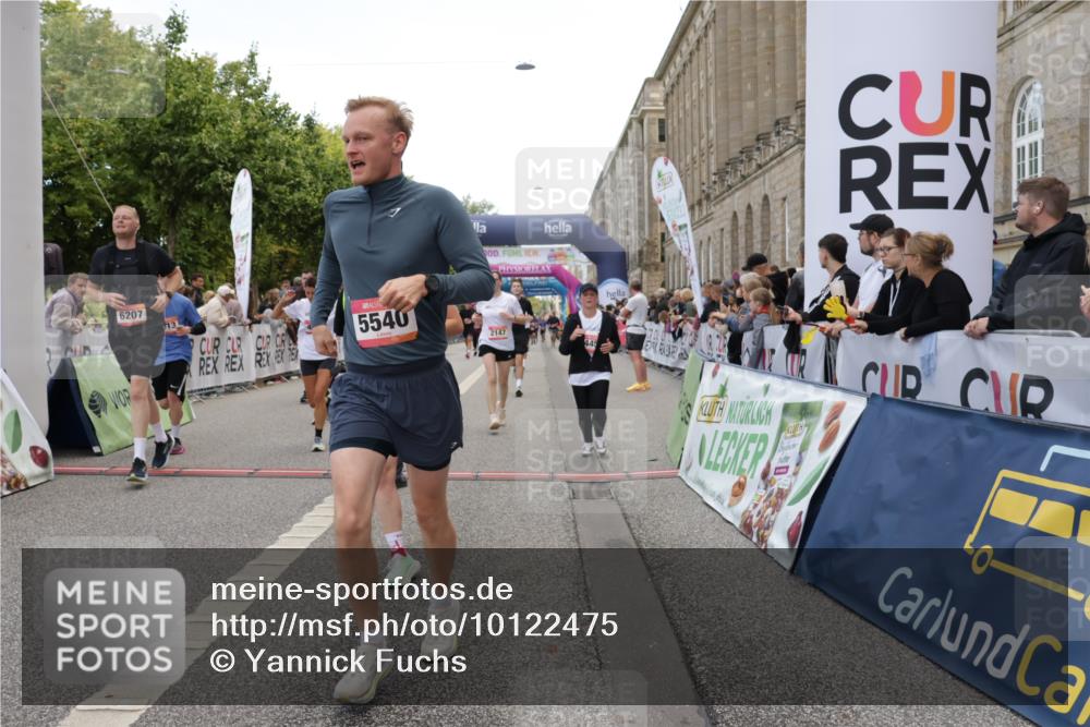 06.09.2026 - CURREX Alsterlauf Yannick Fuchs http://msf.ph/oto/10122475 06.09.2026 10:02:18 Ziel 2147, 2389, 2513, 2700, 3613, 3728, 3800, 4363, 4459, 4817, 4872, 5079, 5109, 5328, 5539, 5540, 5728, 5772, 5893, 6207, 6383 meine-sportfotos.de