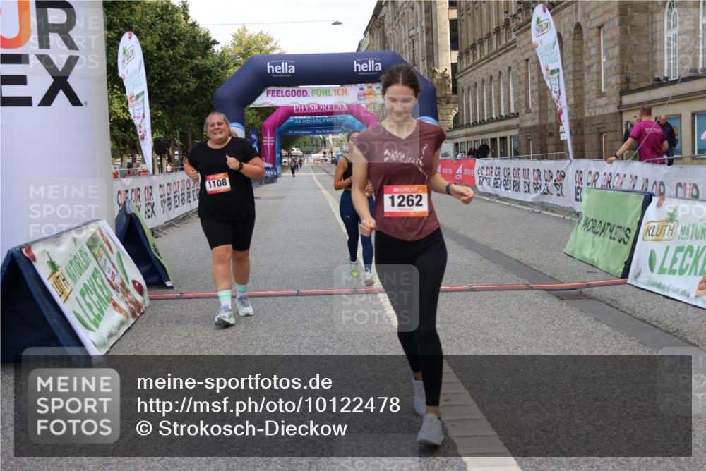 06.09.2026 - CURREX Alsterlauf Strokosch-Dieckow http://msf.ph/oto/10122478 06.09.2026 12:06:52 Ziel 1108, 1261, 1262 meine-sportfotos.de