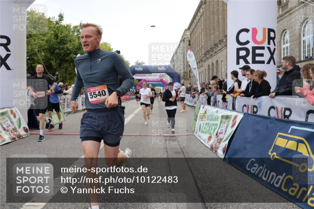 06.09.2026 - CURREX Alsterlauf Yannick Fuchs http://msf.ph/oto/10122483 06.09.2026 10:02:18 Ziel 2147, 2389, 2513, 2700, 3613, 3728, 3800, 4363, 4459, 4817, 4872, 5079, 5109, 5328, 5539, 5540, 5728, 5772, 5893, 6207, 6383 meine-sportfotos.de