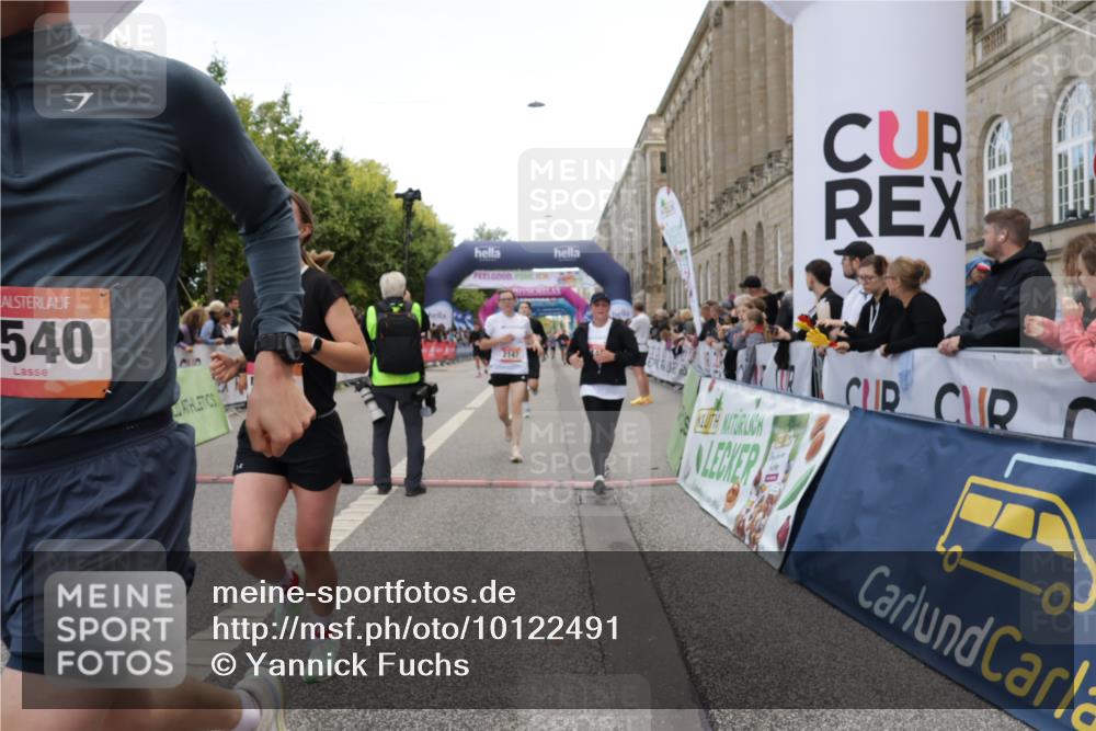 06.09.2026 - CURREX Alsterlauf Yannick Fuchs http://msf.ph/oto/10122491 06.09.2026 10:02:19 Ziel 2147, 2389, 2513, 2700, 3613, 3728, 3800, 4363, 4459, 4817, 4872, 5079, 5109, 5328, 5539, 5540, 5728, 5772, 5893, 6207, 6383 meine-sportfotos.de