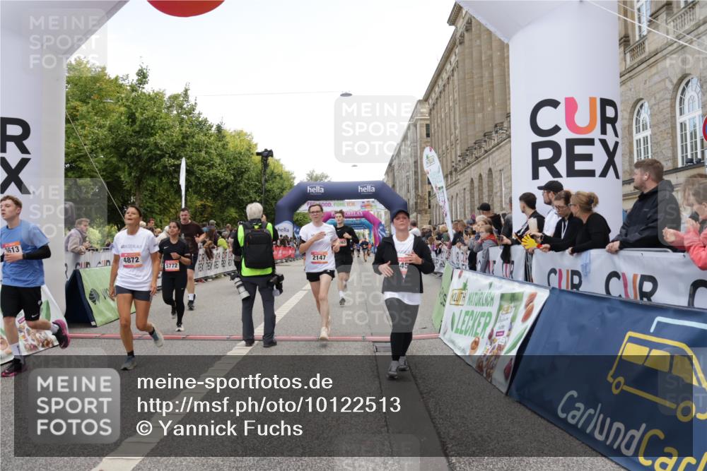 06.09.2026 - CURREX Alsterlauf Yannick Fuchs http://msf.ph/oto/10122513 06.09.2026 10:02:19 Ziel 2147, 2389, 2513, 2700, 3613, 3728, 3800, 4363, 4459, 4817, 4872, 5079, 5109, 5328, 5539, 5540, 5728, 5772, 5893, 6207, 6383 meine-sportfotos.de