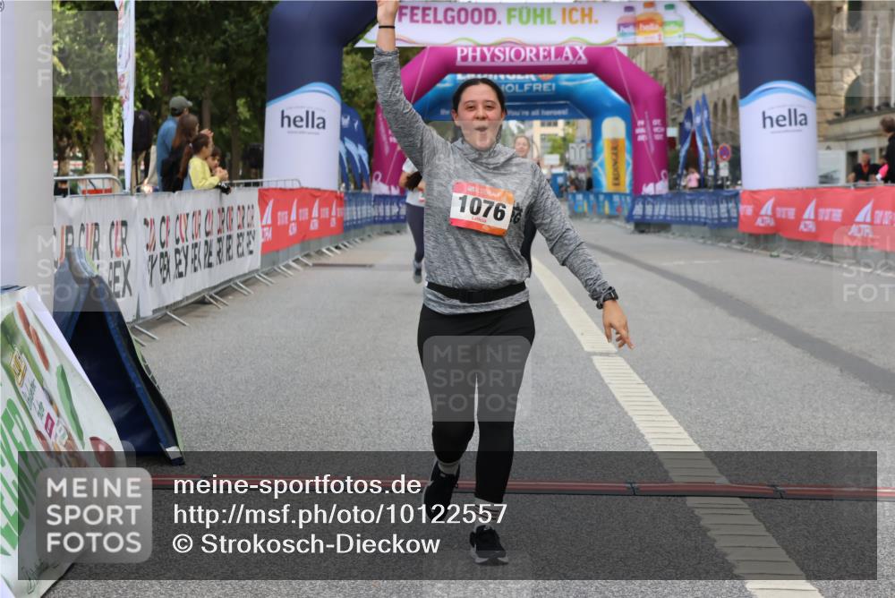 06.09.2026 - CURREX Alsterlauf Strokosch-Dieckow http://msf.ph/oto/10122557 06.09.2026 12:07:30 Ziel 1076, 3821, 3822 meine-sportfotos.de