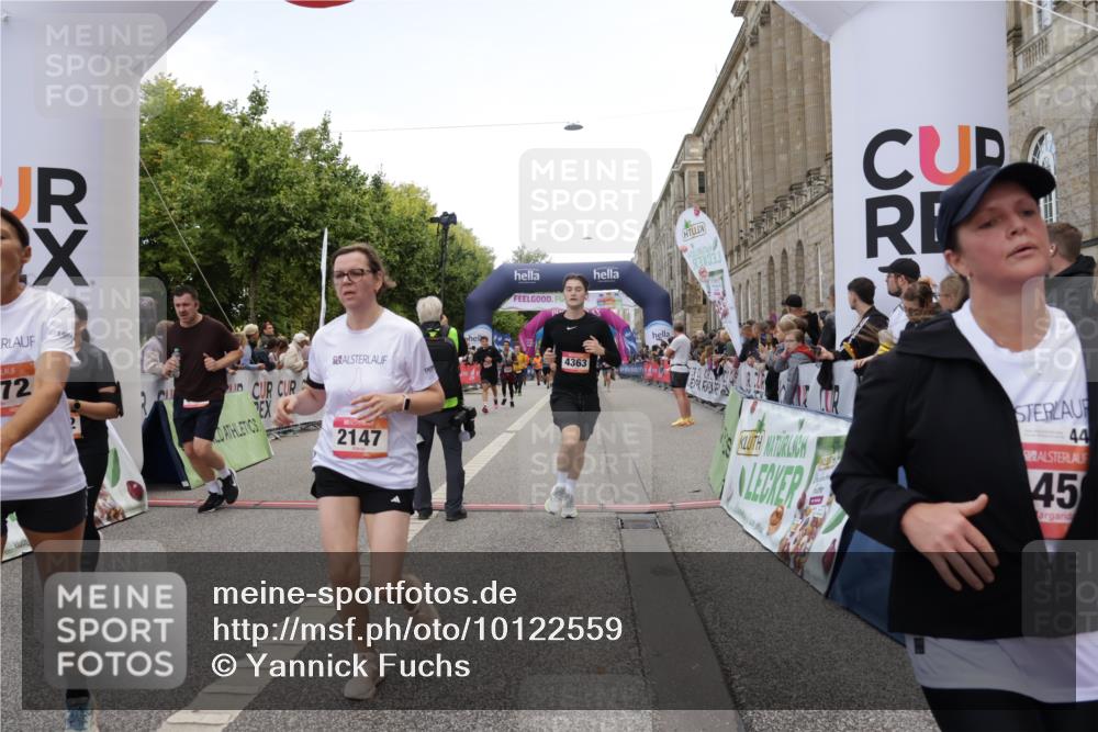 06.09.2026 - CURREX Alsterlauf Yannick Fuchs http://msf.ph/oto/10122559 06.09.2026 10:02:21 Ziel 2147, 2389, 2700, 3447, 3613, 3728, 4363, 4459, 4817, 4872, 5075, 5079, 5109, 5328, 5539, 5540, 5655, 5772, 5893, 6207, 6383 meine-sportfotos.de