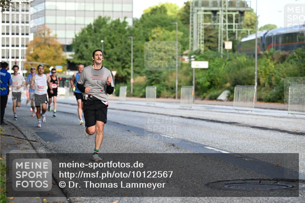 06.09.2026 - CURREX Alsterlauf Dr. Thomas Lammeyer http://msf.ph/oto/10122567 06.09.2026 09:38:05 Laufen 3054 meine-sportfotos.de