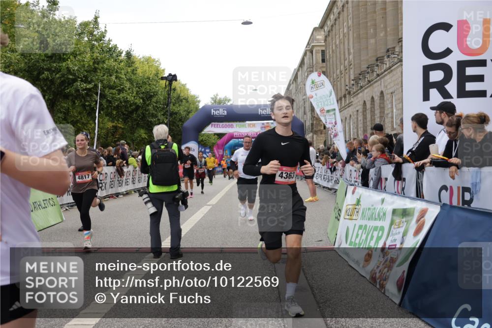 06.09.2026 - CURREX Alsterlauf Yannick Fuchs http://msf.ph/oto/10122569 06.09.2026 10:02:21 Ziel 2147, 2389, 2700, 3447, 3613, 3728, 4363, 4459, 4817, 4872, 5075, 5079, 5109, 5328, 5539, 5540, 5655, 5772, 5893, 6207, 6383 meine-sportfotos.de
