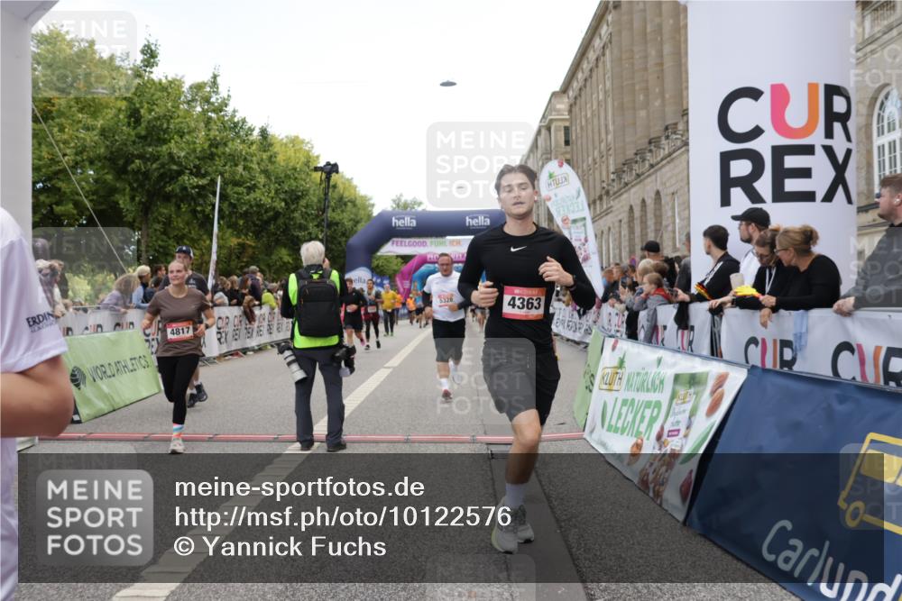 06.09.2026 - CURREX Alsterlauf Yannick Fuchs http://msf.ph/oto/10122576 06.09.2026 10:02:21 Ziel 2147, 2389, 2700, 3447, 3613, 3728, 4363, 4459, 4817, 4872, 5075, 5079, 5109, 5328, 5539, 5540, 5655, 5772, 5893, 6207, 6383 meine-sportfotos.de