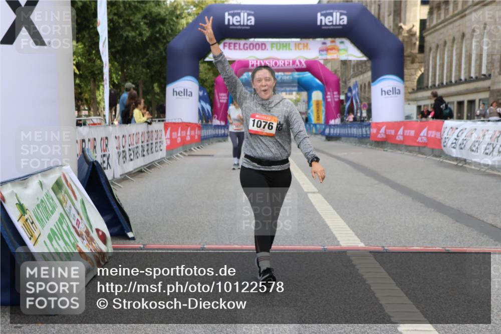 06.09.2026 - CURREX Alsterlauf Strokosch-Dieckow http://msf.ph/oto/10122578 06.09.2026 12:07:30 Ziel 1076, 3821, 3822 meine-sportfotos.de