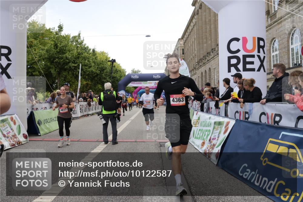 06.09.2026 - CURREX Alsterlauf Yannick Fuchs http://msf.ph/oto/10122587 06.09.2026 10:02:22 Ziel 2147, 2389, 2700, 2817, 3447, 3613, 4363, 4459, 4817, 4872, 5075, 5079, 5109, 5328, 5539, 5540, 5655, 5772, 5893, 6207, 6233, 6383 meine-sportfotos.de