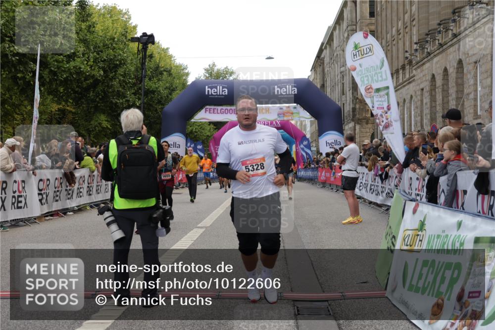 06.09.2026 - CURREX Alsterlauf Yannick Fuchs http://msf.ph/oto/10122606 06.09.2026 10:02:23 Ziel 2147, 2817, 3447, 3613, 4363, 4459, 4817, 4872, 5075, 5079, 5328, 5539, 5540, 5655, 5772, 5893, 6207, 6233, 6383 meine-sportfotos.de