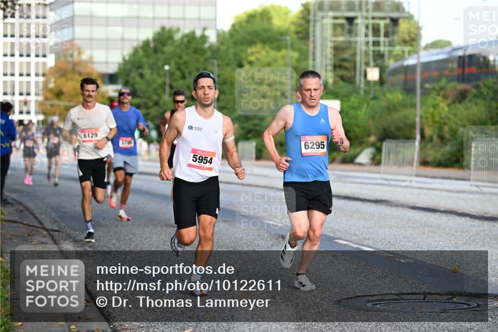 06.09.2026 - CURREX Alsterlauf Dr. Thomas Lammeyer http://msf.ph/oto/10122611 06.09.2026 09:38:09 Laufen 6129, 3706, 15, 5954, 6295 meine-sportfotos.de