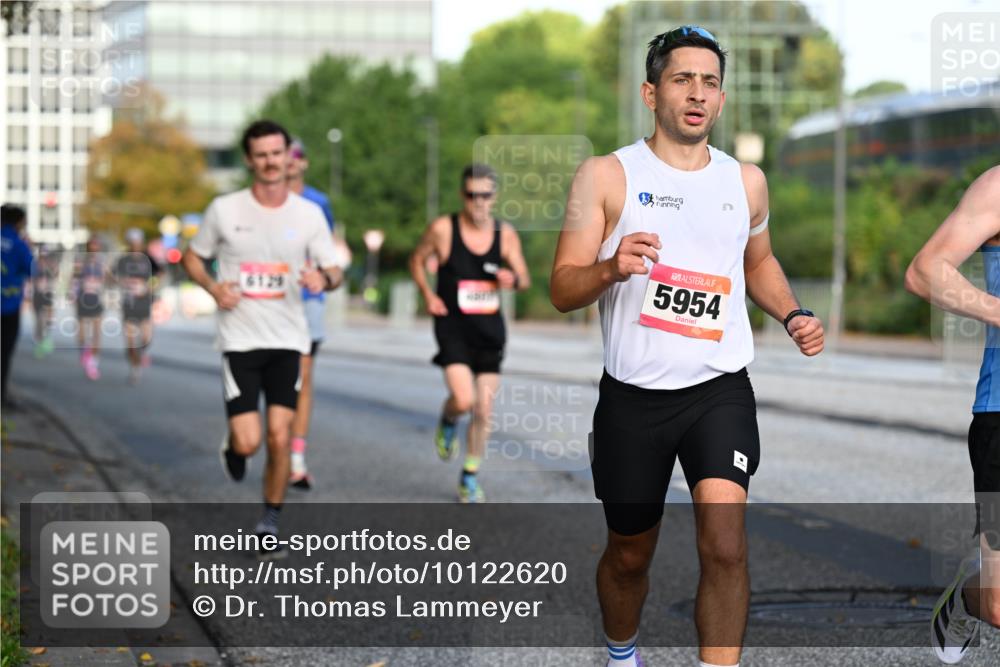 06.09.2026 - CURREX Alsterlauf Dr. Thomas Lammeyer http://msf.ph/oto/10122620 06.09.2026 09:38:10 Laufen 5954 meine-sportfotos.de