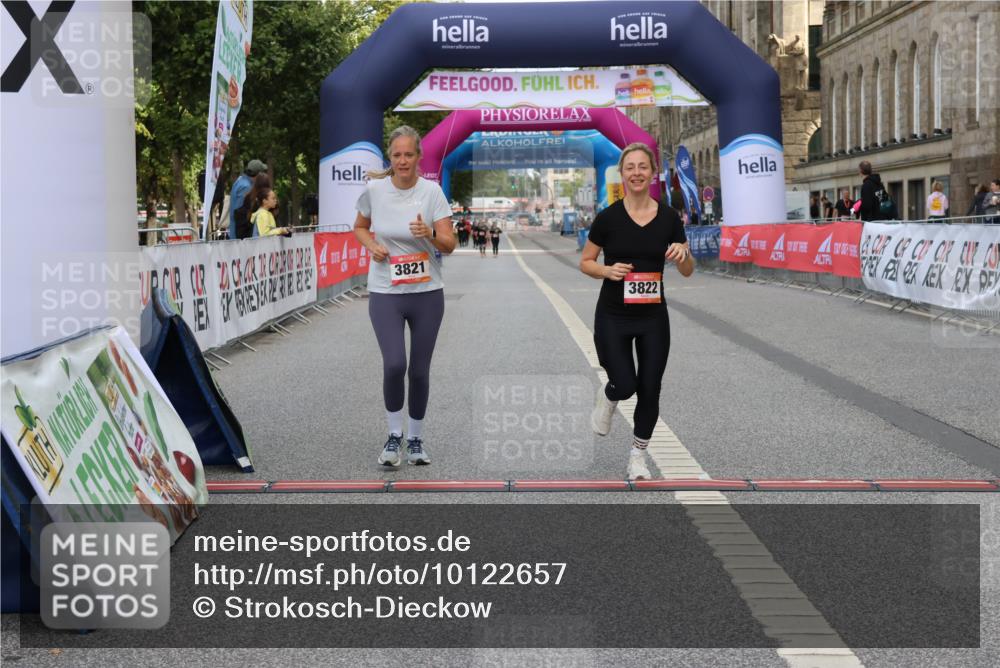 06.09.2026 - CURREX Alsterlauf Strokosch-Dieckow http://msf.ph/oto/10122657 06.09.2026 12:07:35 Ziel 1076, 3821, 3822 meine-sportfotos.de
