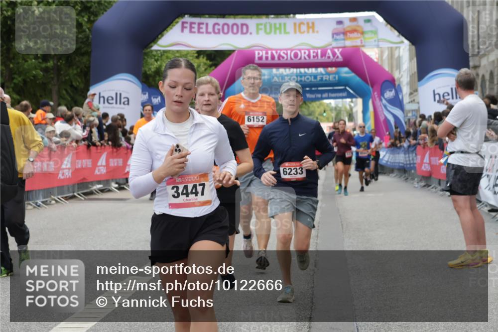 06.09.2026 - CURREX Alsterlauf Yannick Fuchs http://msf.ph/oto/10122666 06.09.2026 10:02:26 Ziel 2147, 2817, 3062, 3447, 3613, 4363, 4459, 4817, 4872, 5075, 5079, 5328, 5655, 5772, 5893, 6152, 6207, 6233 meine-sportfotos.de