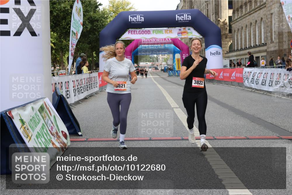 06.09.2026 - CURREX Alsterlauf Strokosch-Dieckow http://msf.ph/oto/10122680 06.09.2026 12:07:36 Ziel 1076, 3821, 3822 meine-sportfotos.de