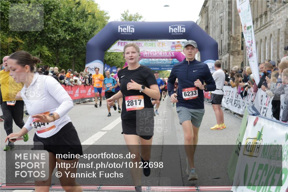 06.09.2026 - CURREX Alsterlauf Yannick Fuchs http://msf.ph/oto/10122698 06.09.2026 10:02:27 Ziel 2147, 2817, 2886, 3062, 3447, 4363, 4817, 5075, 5079, 5328, 5517, 5655, 5772, 5893, 6152, 6233 meine-sportfotos.de