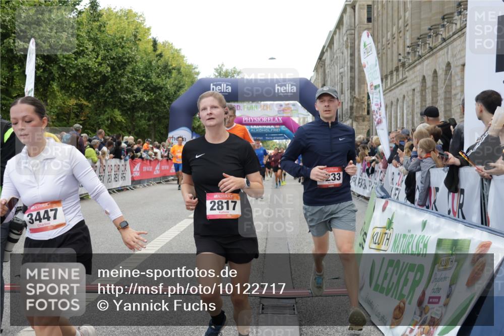 06.09.2026 - CURREX Alsterlauf Yannick Fuchs http://msf.ph/oto/10122717 06.09.2026 10:02:27 Ziel 2147, 2817, 2886, 3062, 3447, 4363, 4817, 5075, 5079, 5328, 5517, 5655, 5772, 5893, 6152, 6233 meine-sportfotos.de