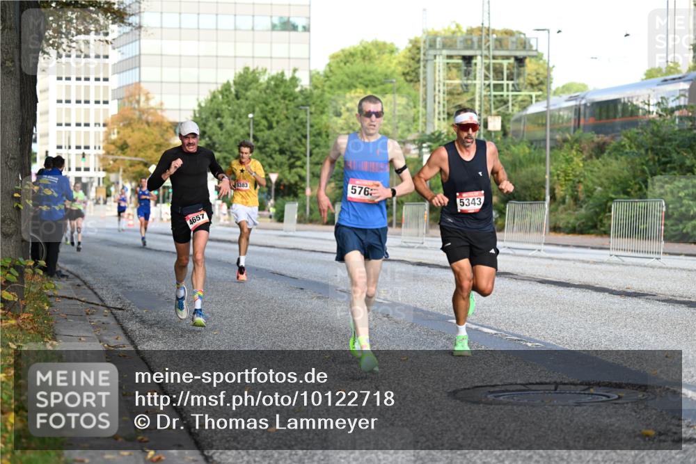 06.09.2026 - CURREX Alsterlauf Dr. Thomas Lammeyer http://msf.ph/oto/10122718 06.09.2026 09:38:19 Laufen 4657, 5383, 576, 5343 meine-sportfotos.de