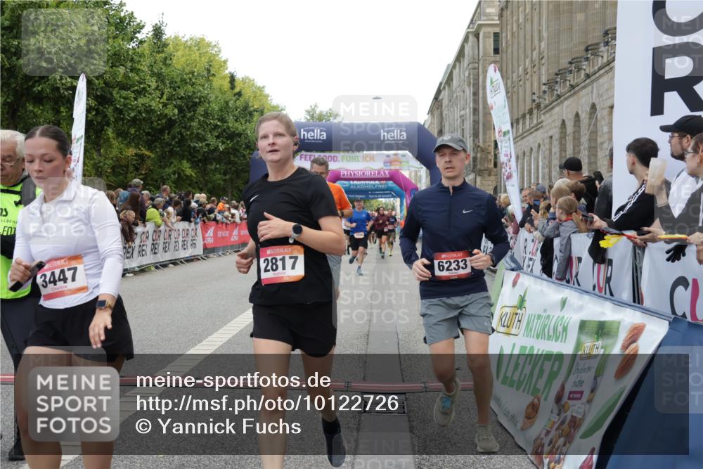 06.09.2026 - CURREX Alsterlauf Yannick Fuchs http://msf.ph/oto/10122726 06.09.2026 10:02:28 Ziel 2817, 2886, 3062, 3447, 4363, 4817, 5075, 5079, 5328, 5517, 5655, 5893, 6152, 6233, 8331 meine-sportfotos.de