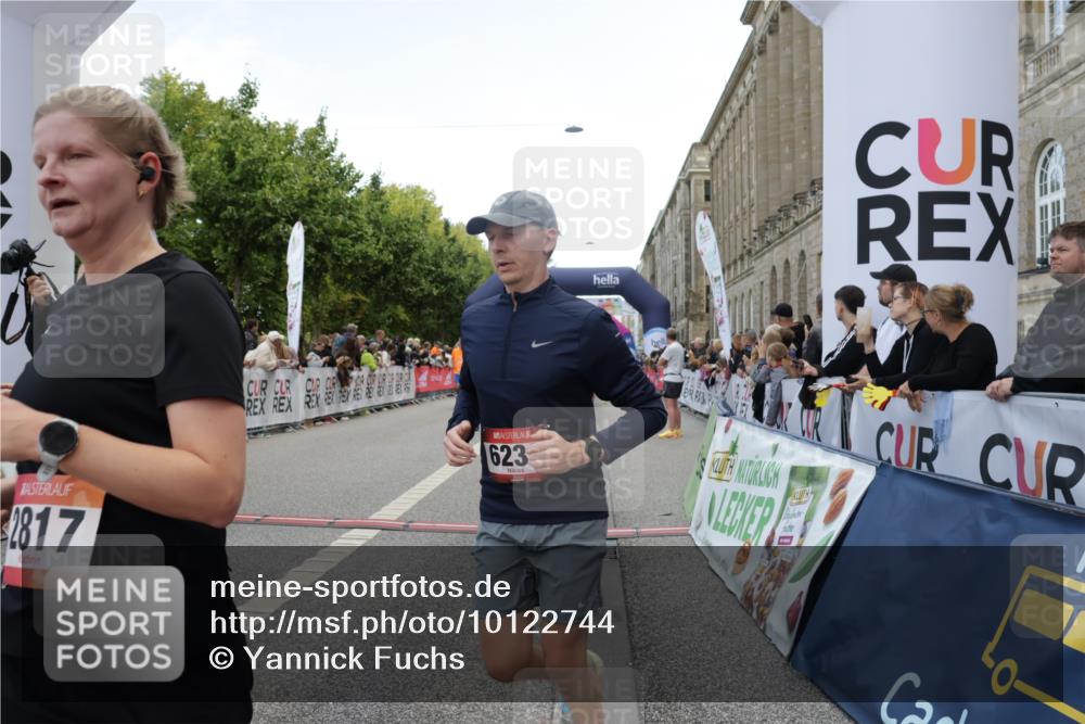 06.09.2026 - CURREX Alsterlauf Yannick Fuchs http://msf.ph/oto/10122744 06.09.2026 10:02:28 Ziel 2817, 2886, 3062, 3447, 4363, 4817, 5075, 5079, 5328, 5517, 5655, 5893, 6152, 6233, 8331 meine-sportfotos.de