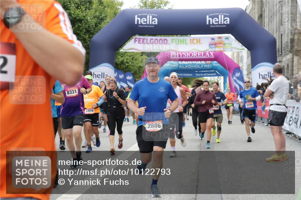 06.09.2026 - CURREX Alsterlauf Yannick Fuchs http://msf.ph/oto/10122793 06.09.2026 10:02:30 Ziel 2486, 2488, 2817, 2886, 3062, 3447, 3790, 3858, 3882, 4173, 4550, 5075, 5328, 5379, 5517, 5655, 6152, 6174, 6233, 8268, 8331 meine-sportfotos.de