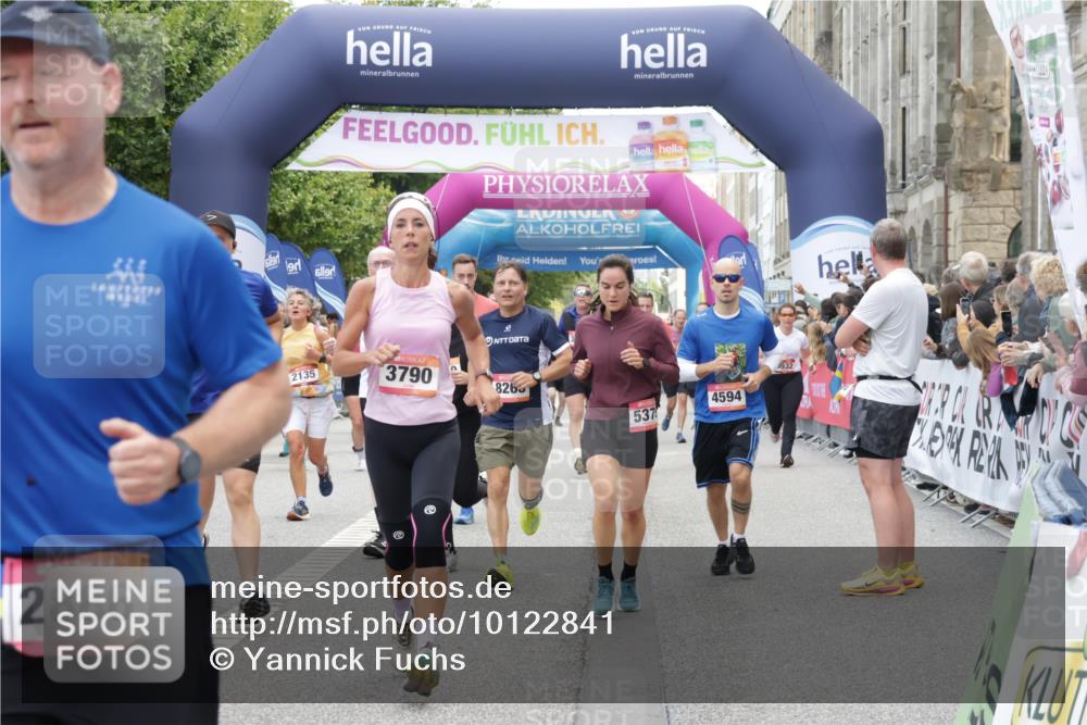 06.09.2026 - CURREX Alsterlauf Yannick Fuchs http://msf.ph/oto/10122841 06.09.2026 10:02:32 Ziel 2135, 2486, 2488, 2817, 2886, 3062, 3447, 3584, 3790, 3858, 3882, 4173, 4325, 4550, 4594, 5075, 5379, 5517, 5655, 5908, 6152, 6174, 6203, 6233, 8268, 8331 meine-sportfotos.de