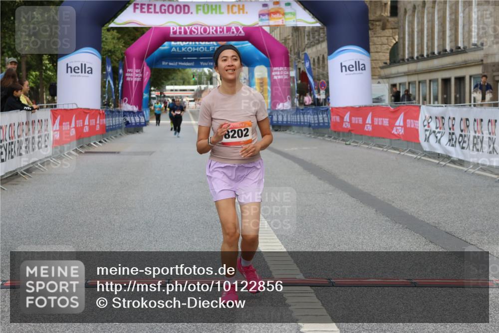 06.09.2026 - CURREX Alsterlauf Strokosch-Dieckow http://msf.ph/oto/10122856 06.09.2026 12:08:29 Ziel 1061, 1306, 1317, 8202 meine-sportfotos.de