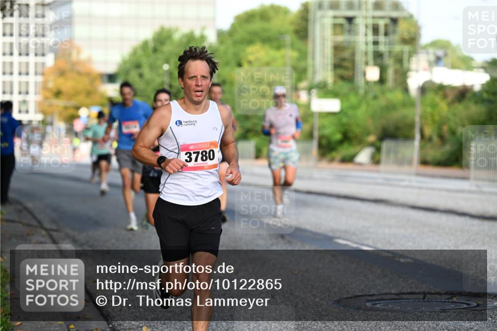 06.09.2026 - CURREX Alsterlauf Dr. Thomas Lammeyer http://msf.ph/oto/10122865 06.09.2026 09:38:35 Laufen 3780 meine-sportfotos.de