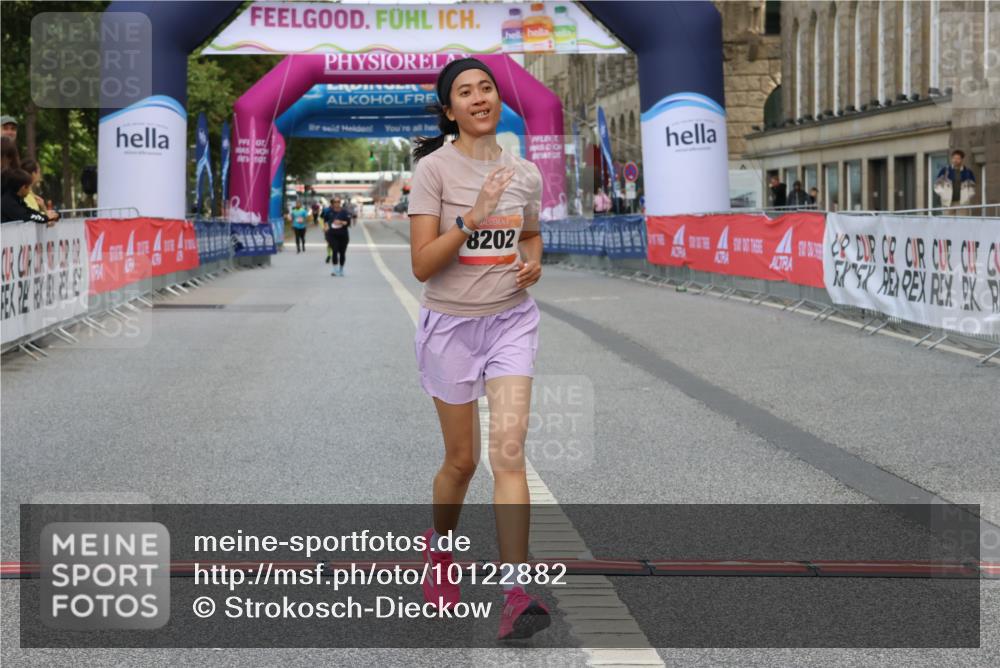 06.09.2026 - CURREX Alsterlauf Strokosch-Dieckow http://msf.ph/oto/10122882 06.09.2026 12:08:30 Ziel 1061, 1317, 8202 meine-sportfotos.de