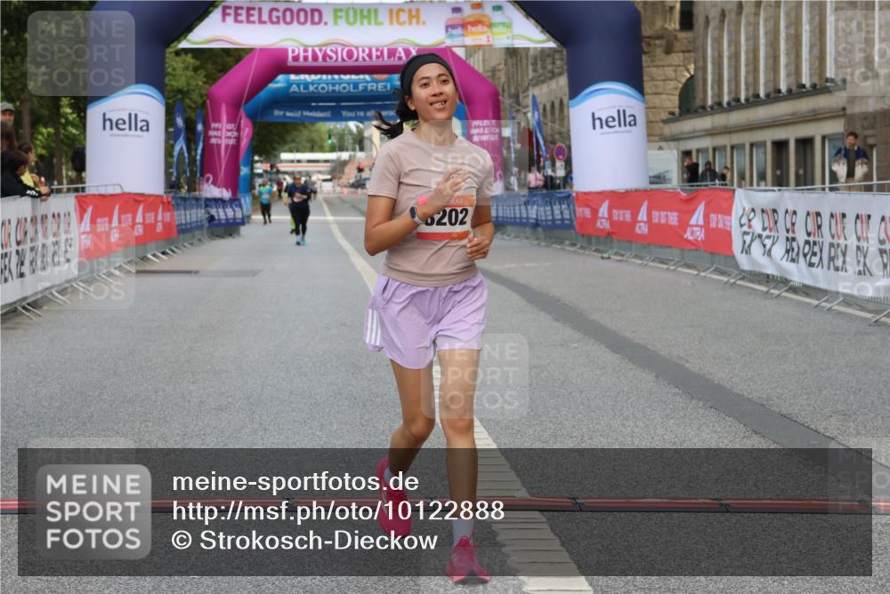 06.09.2026 - CURREX Alsterlauf Strokosch-Dieckow http://msf.ph/oto/10122888 06.09.2026 12:08:30 Ziel 1061, 1317, 8202 meine-sportfotos.de