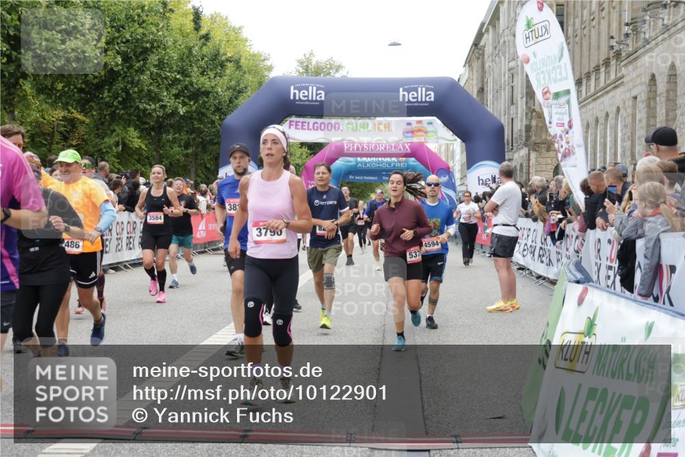 06.09.2026 - CURREX Alsterlauf Yannick Fuchs http://msf.ph/oto/10122901 06.09.2026 10:02:33 Ziel 2135, 2486, 2488, 2817, 2886, 3062, 3089, 3447, 3584, 3790, 3858, 3882, 4173, 4325, 4550, 4594, 4624, 5379, 5517, 5655, 5908, 6152, 6174, 6203, 6233, 8268, 8331 meine-sportfotos.de