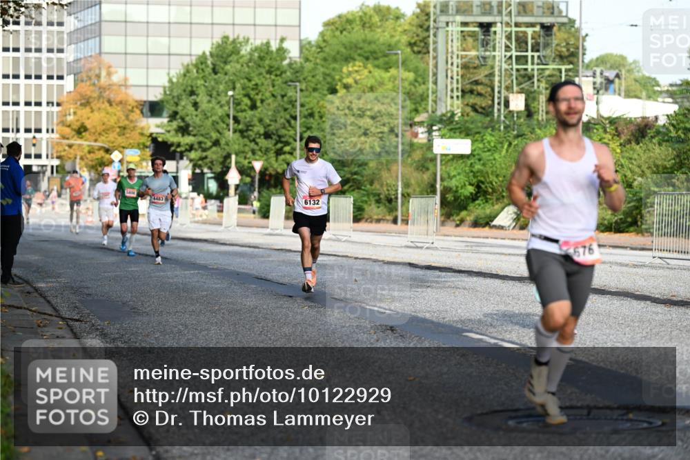 06.09.2026 - CURREX Alsterlauf Dr. Thomas Lammeyer http://msf.ph/oto/10122929 06.09.2026 09:38:42 Laufen 5408, 4483, 6132, 2676 meine-sportfotos.de