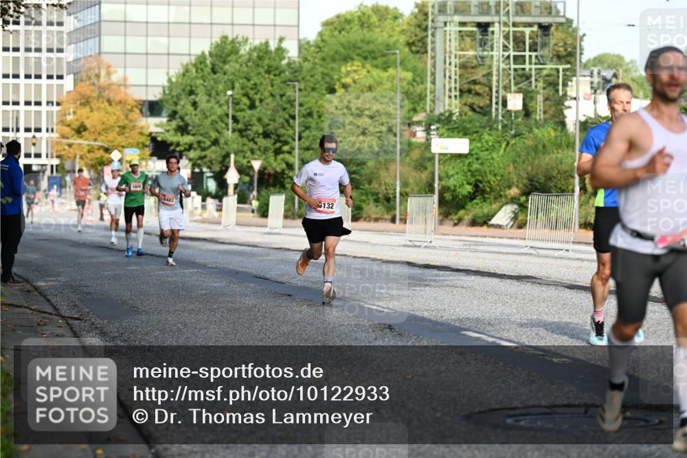 06.09.2026 - CURREX Alsterlauf Dr. Thomas Lammeyer http://msf.ph/oto/10122933 06.09.2026 09:38:42 Laufen 5808, 6132, 4483 meine-sportfotos.de