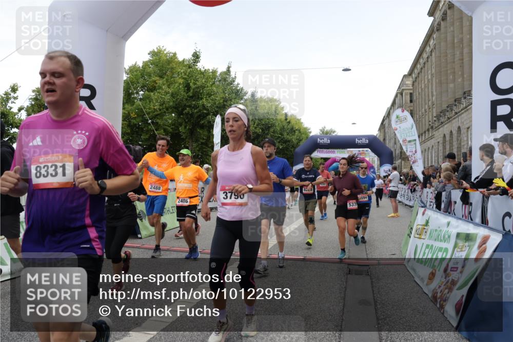 06.09.2026 - CURREX Alsterlauf Yannick Fuchs http://msf.ph/oto/10122953 06.09.2026 10:02:34 Ziel 2135, 2304, 2486, 2488, 2817, 2886, 3042, 3062, 3089, 3532, 3584, 3790, 3858, 3882, 4173, 4285, 4325, 4550, 4594, 4624, 5379, 5517, 5908, 6152, 6174, 6203, 6233, 8268, 8331 meine-sportfotos.de