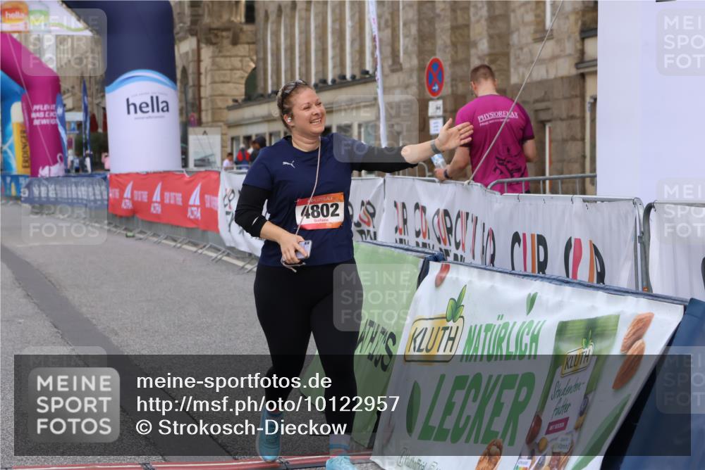 06.09.2026 - CURREX Alsterlauf Strokosch-Dieckow http://msf.ph/oto/10122957 06.09.2026 12:08:51 Ziel 4802 meine-sportfotos.de